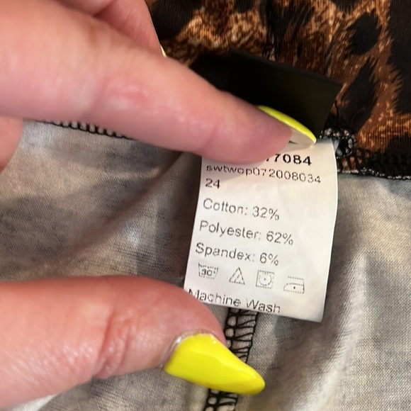 Shein Shorts - Picture 4 of 11